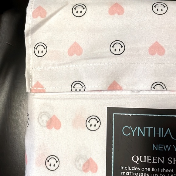 🩷😊Adorable Queen Sheet Set 🩷😊 NWT 🩷 Hearts & Smiles! Super cute & soft! - Picture 8 of 13